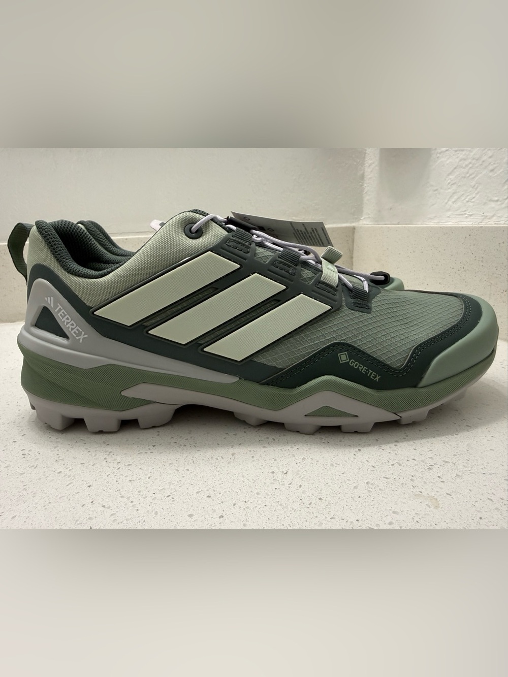 NEW adidas Terrex Skychaser GTX Women’s 11 Gore-Tex Hiking Shoes IH1101